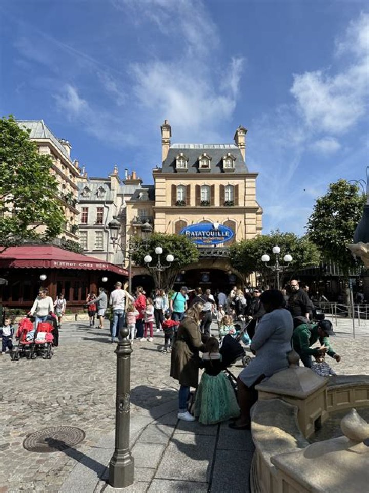 Does the Ratatouille ride have drops? – Celebrity