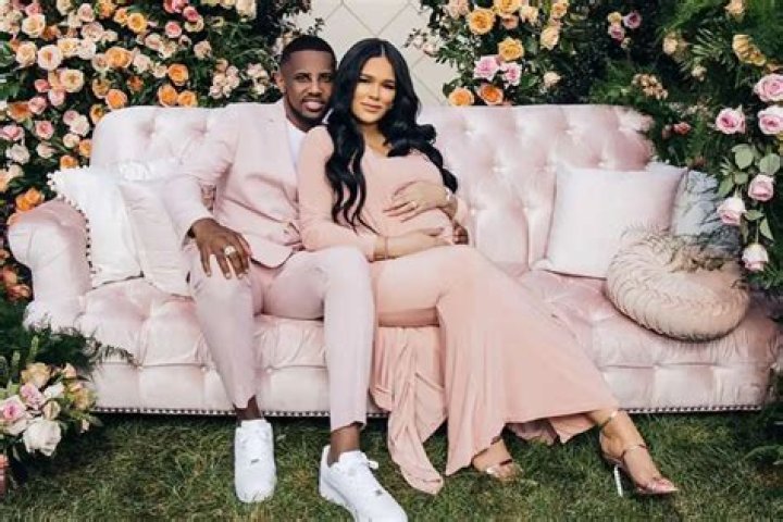 Emily B Looks Fantastic In New Maternity Photos — Some Fans Are Still Not Ready To Forgive Fabolous