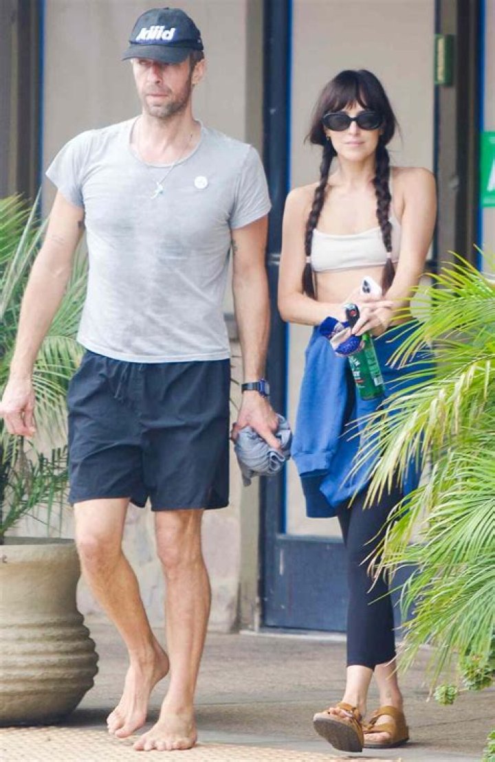 Gwyneth Paltrow – Here’s How She Feels About Former Husband Chris Martin’s Current Girlfriend Dakota Johnson!