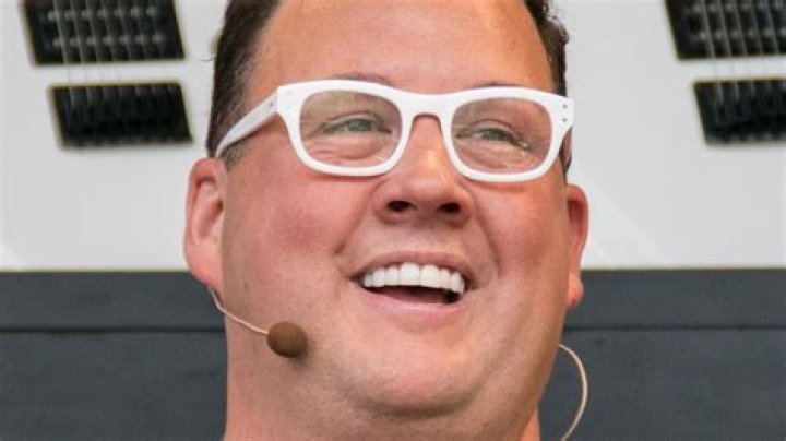 Is David Martinez Still Working For Graham Elliot? – Celebrity