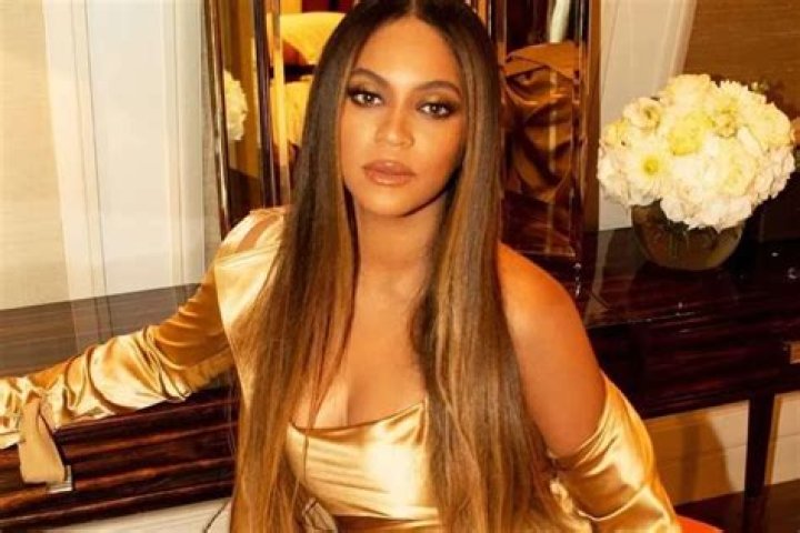 Jay-Z Surprises Beyonce With Birthday Cake And Serenades Her In Videos As New Pregnancy Rumors Surface