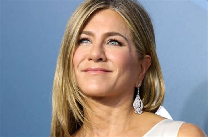 Jennifer Aniston Posts Hilarious Video Of Her Watching Her Washing Machine Out Of Boredom During Quarantine