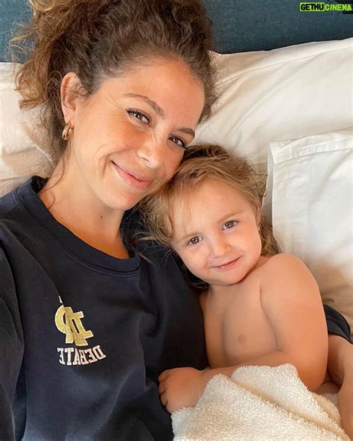 Makenzie Vega Biography - Facts, Childhood, Family Life & Achievements