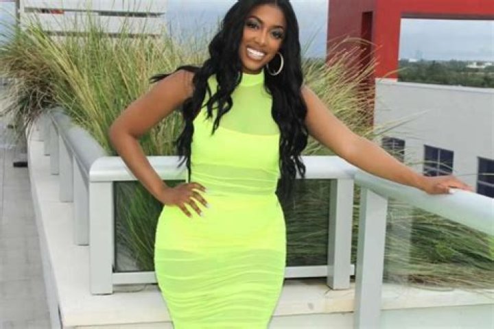 Porsha Williams Dazzles In Swimsuit Photo — Is The Single Mom Showing Dennis McKinley What He’s Missing?