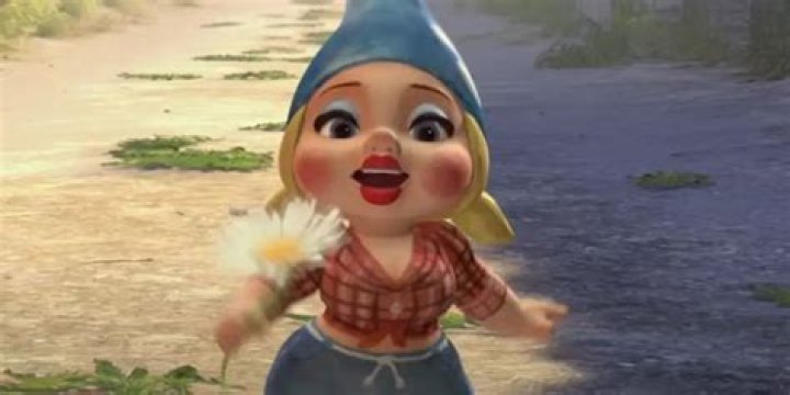 What is Featherstone story in Gnomeo and Juliet? – Celebrity